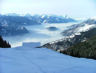 La neve d’inverno che ricopre le baite dell’Alpe Vignone vicino a Prato Maslino